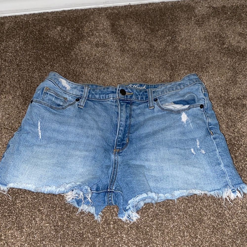 Distressed Jean shorts! Light wash.
